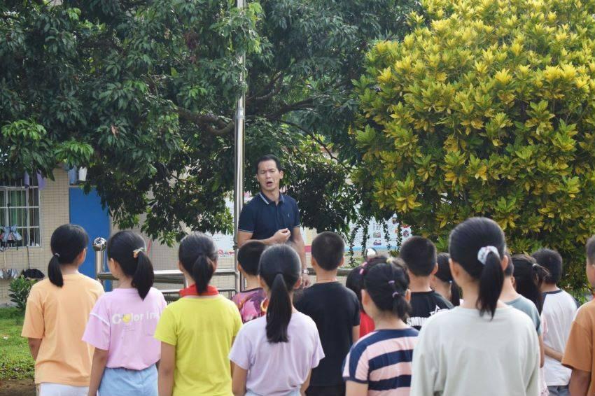 叠方块消消看